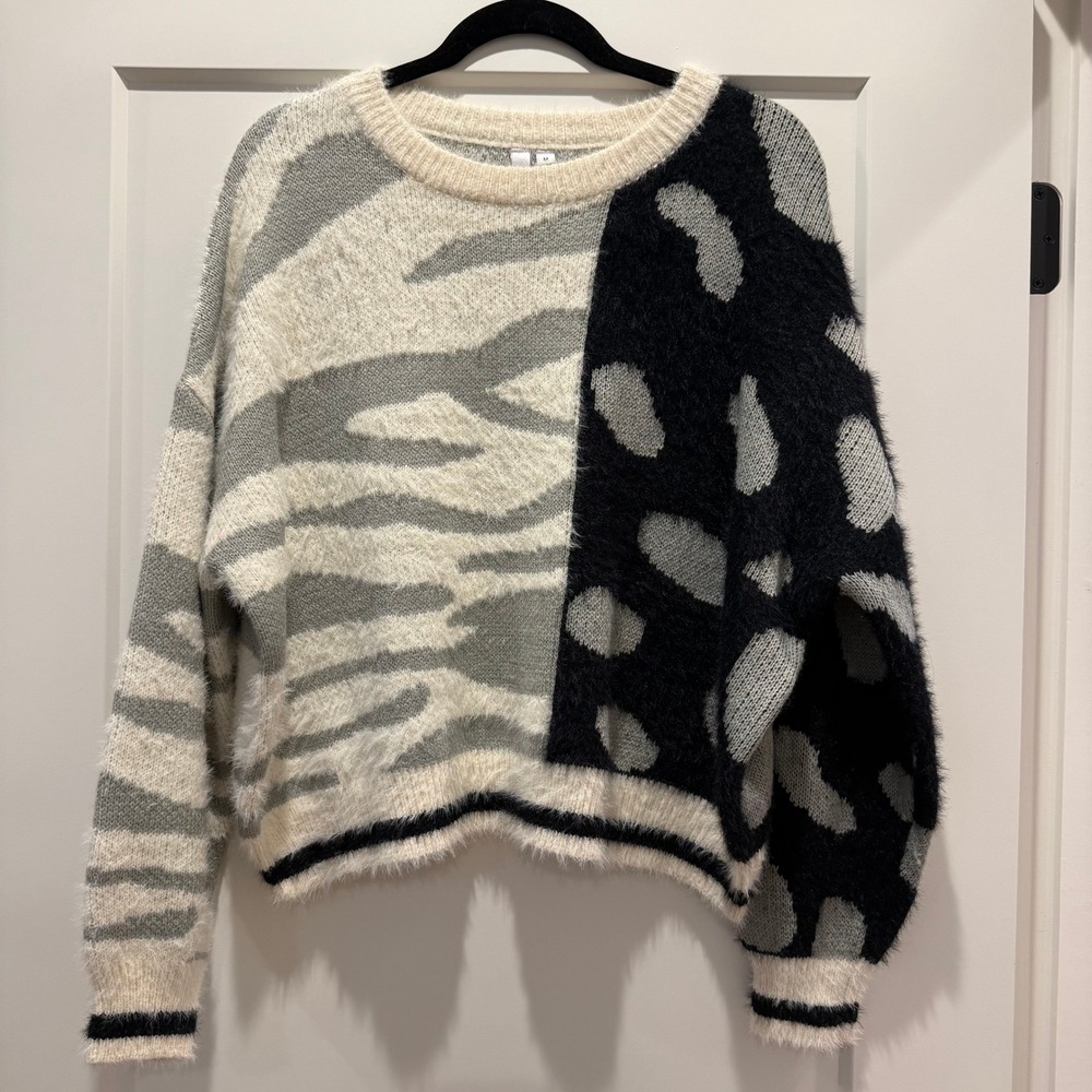 Mob Wife Maximalist Elan Fuzzy Mixed Animal Print Sweater M Zebra Colorblock